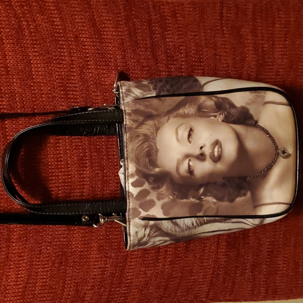 Marilyn Monroe Purse with rhinestone necklace..